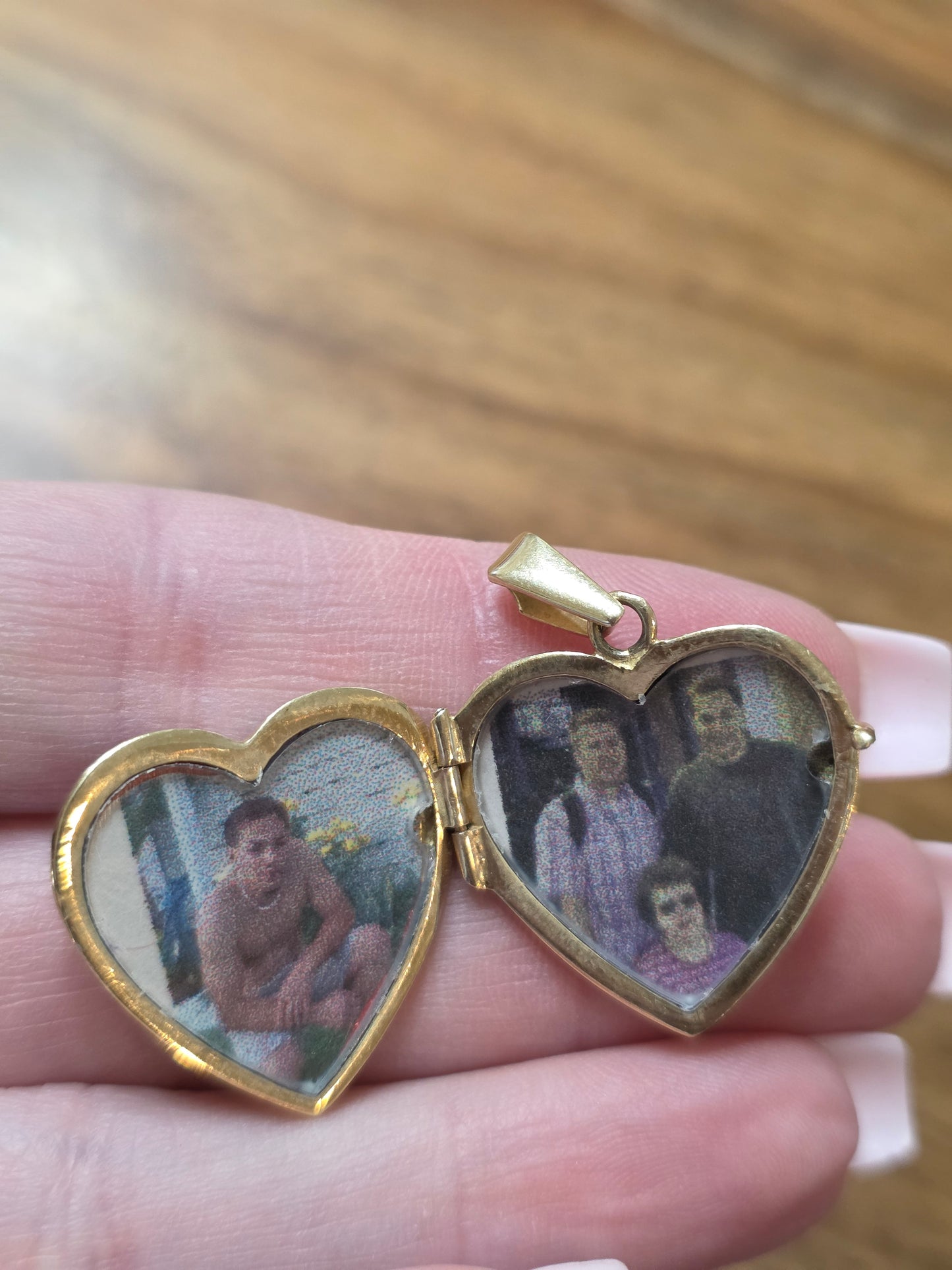 Vintage 14k Yellow Gold Engraved Heart Locket