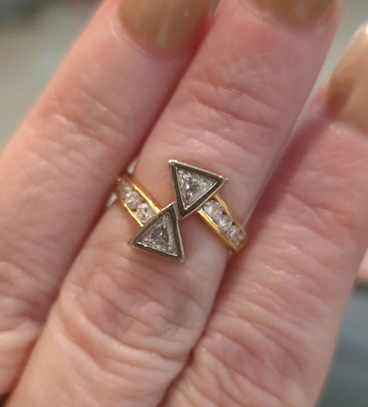 Vintage 18k Diamond Arrow Ring