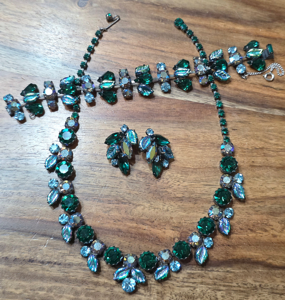 Vintage REGENCY Signed Green Molded Glass Leaf Rhinestone Necklace Bracelet Earring