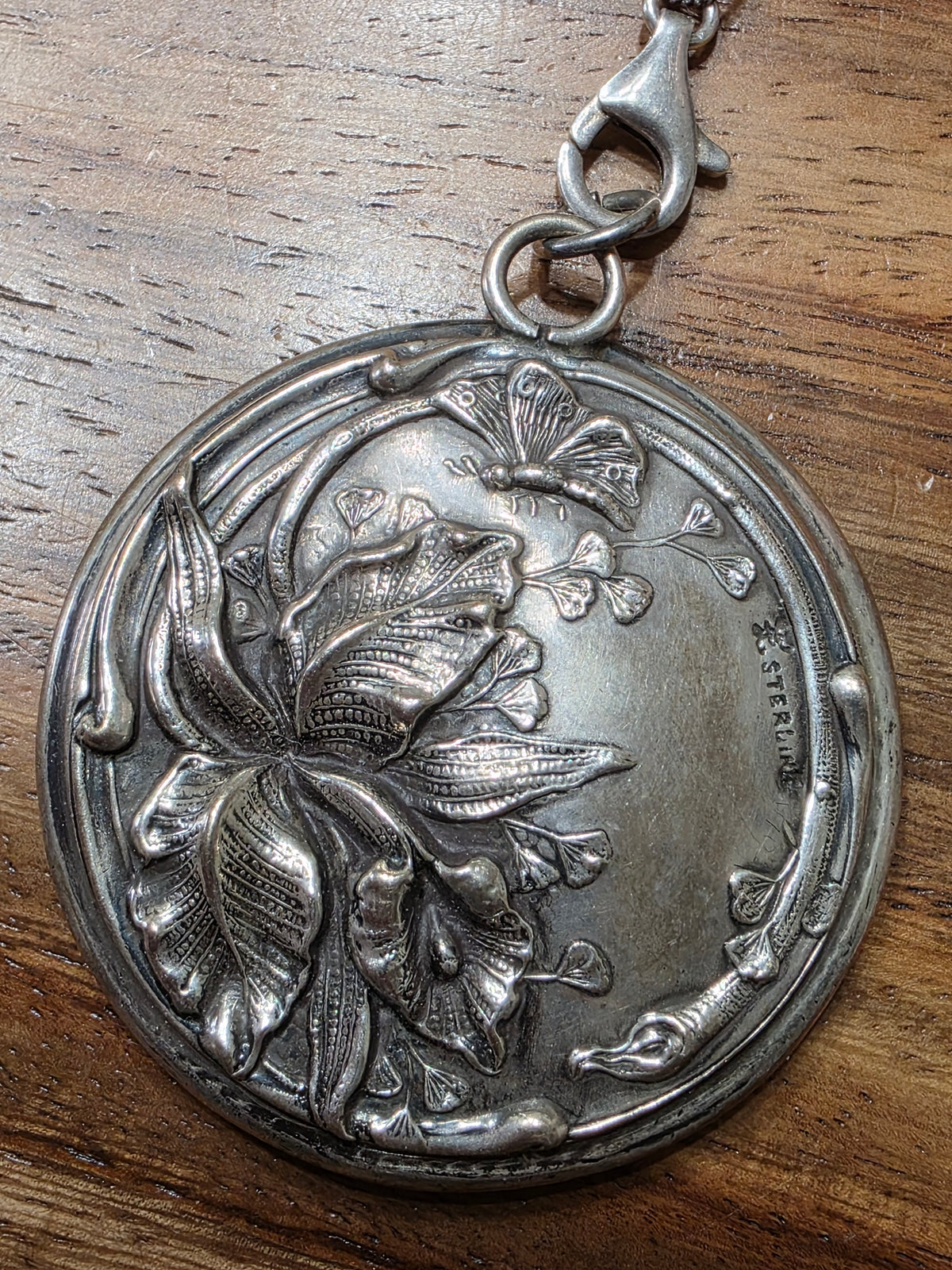 Art Nouveau F.S. Gilbert Sterling Silver Repousse Mirror Pendant Necklace