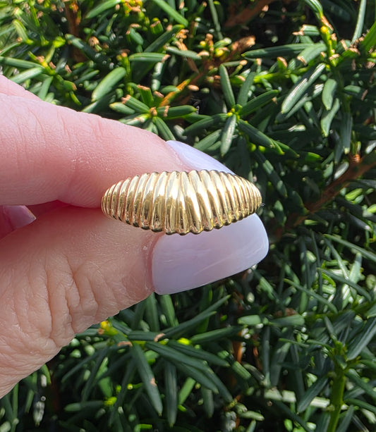 Vintage 14k Yellow Gold Scalloped Dome Ring, Shrimp Ring