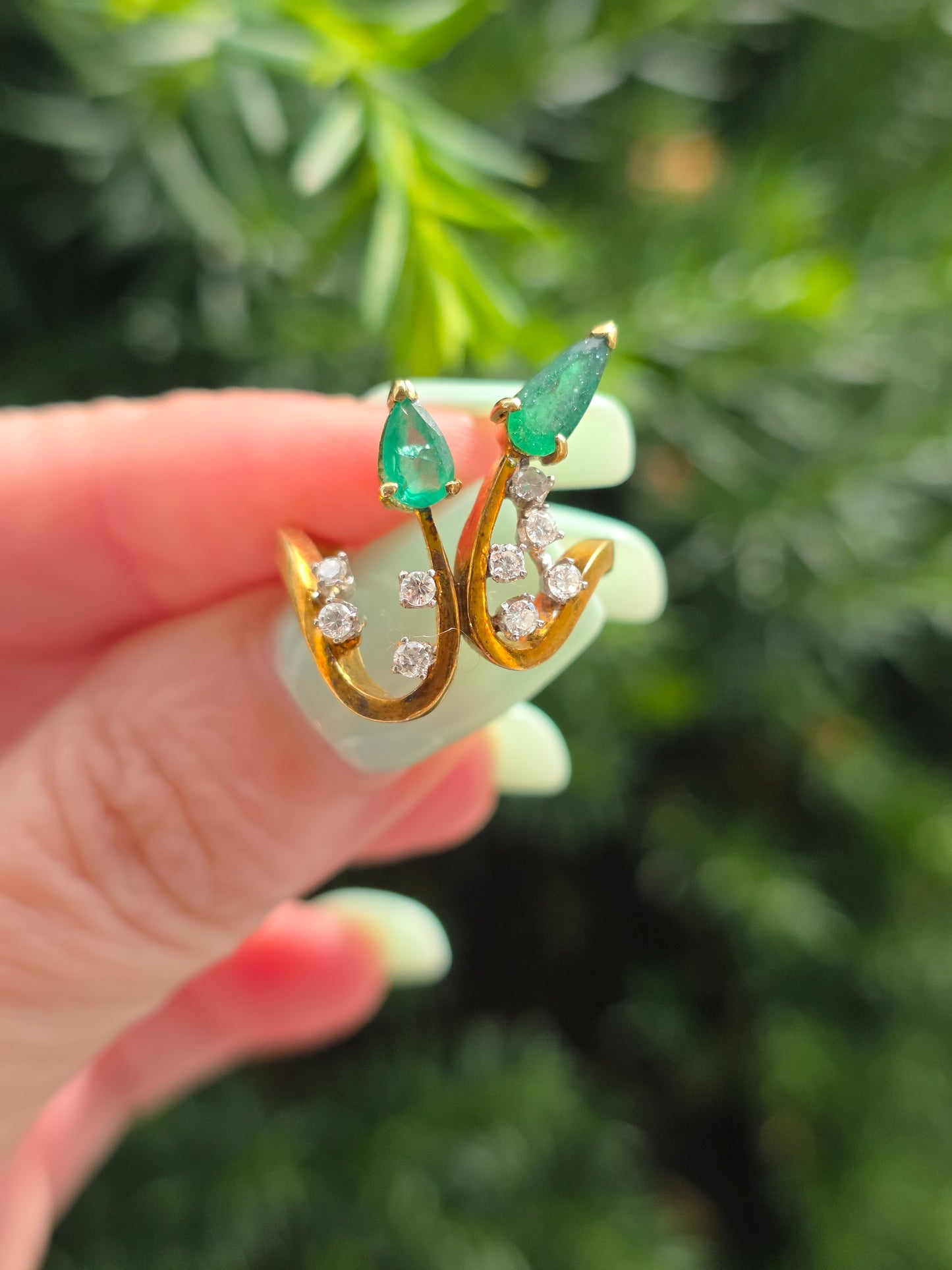 Vintage 18k Emerald and Diamond Ring
