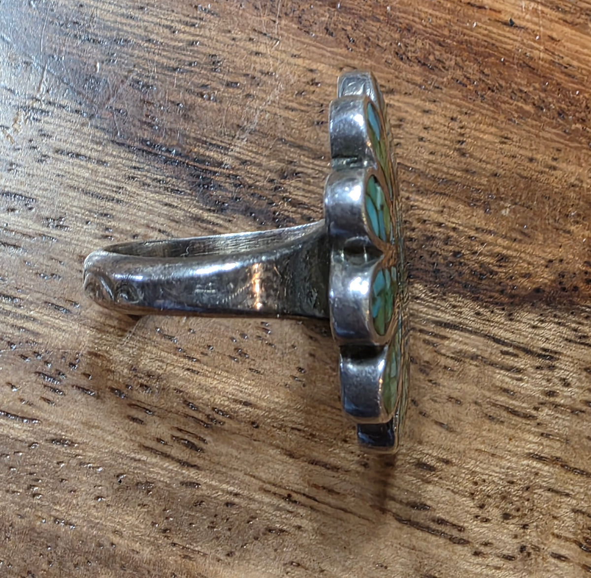 Old Pawn Zuni Sterling Silver & Crushed Turquoise Inlay Flower Ring