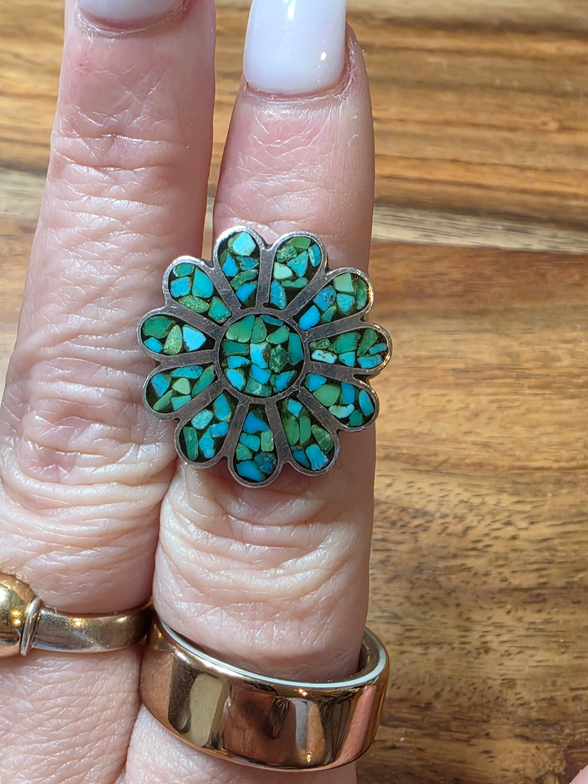 Old Pawn Zuni Sterling Silver & Crushed Turquoise Inlay Flower Ring
