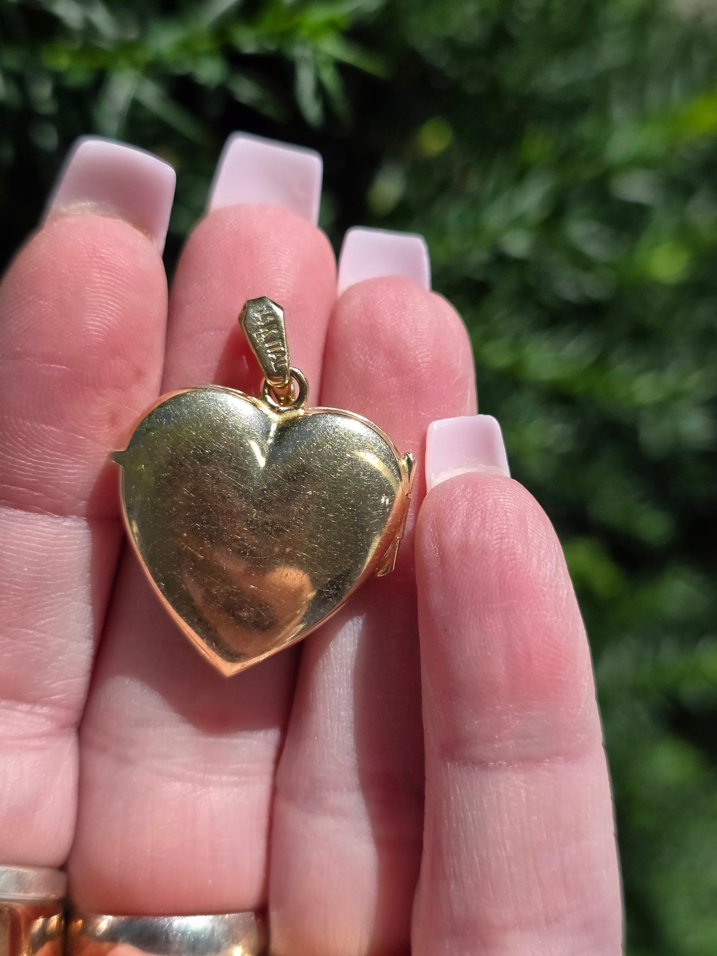 Vintage 14k Yellow Gold Engraved Heart Locket