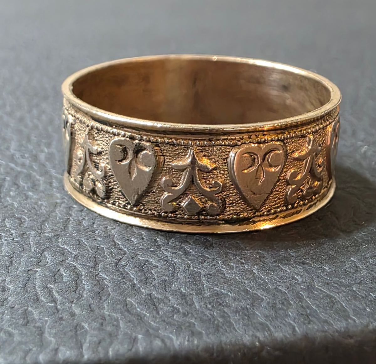 Antique Gold Filled Patterned Heart Cigar Band Size 12