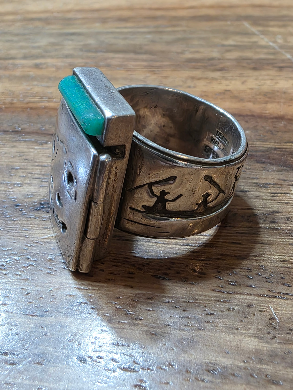 Native American Inuit Denise Wallace Vintage Sterling Silver Hinged "Seal Hunt" Mask Ring