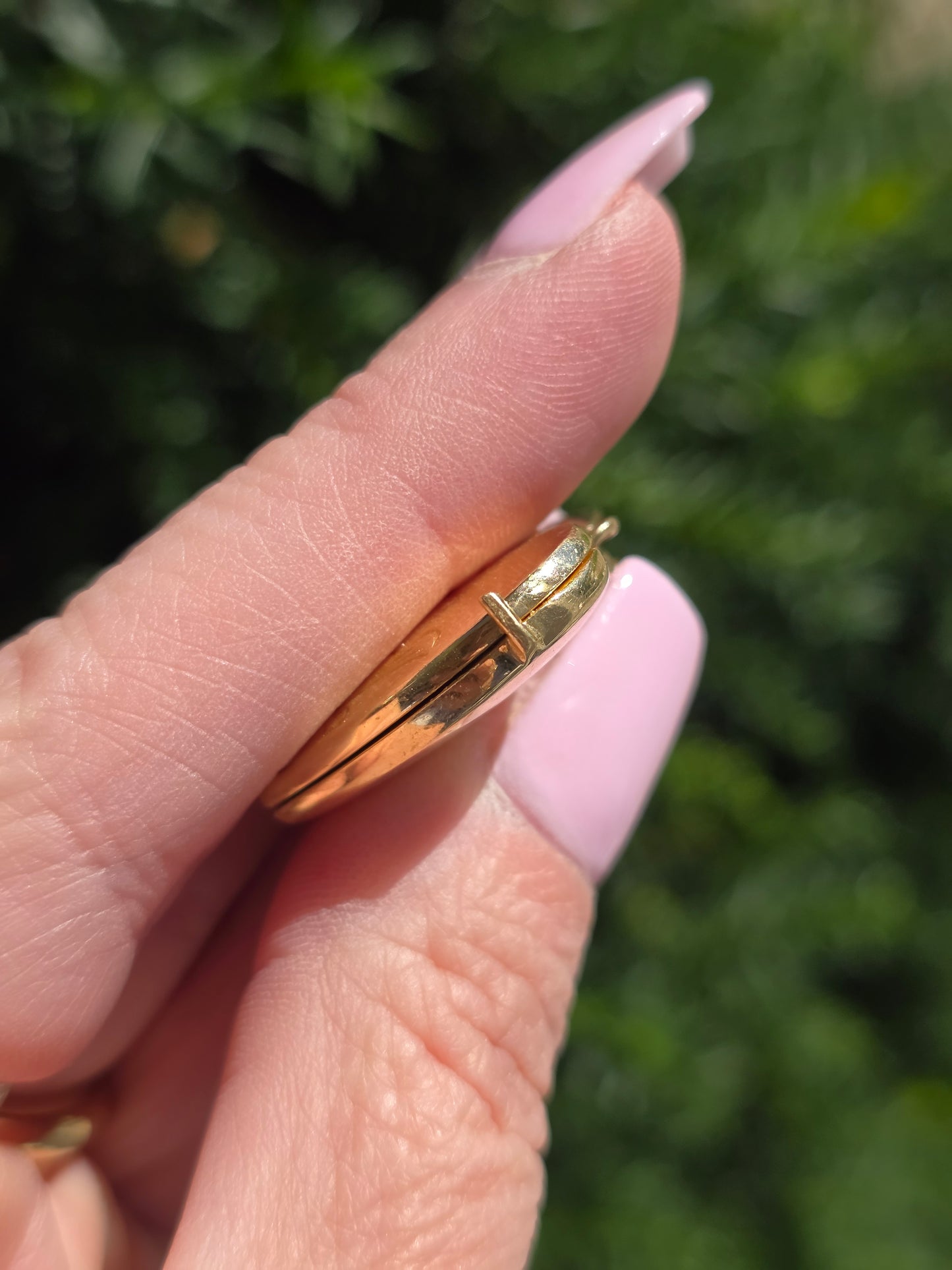 Vintage 14k Yellow Gold Engraved Heart Locket