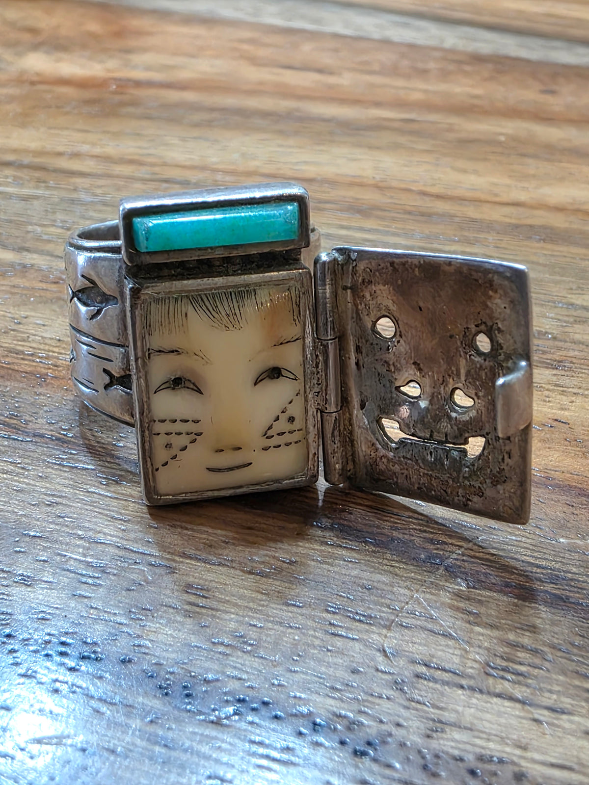 Native American Inuit Denise Wallace Vintage Sterling Silver Hinged "Seal Hunt" Mask Ring