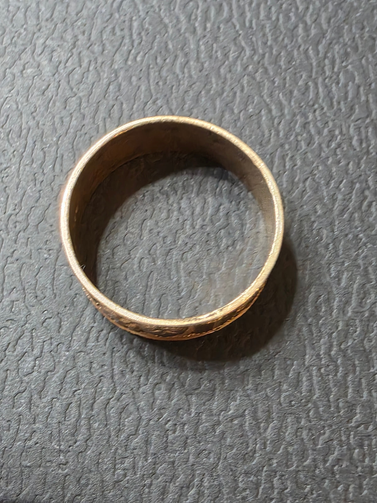Antique Gold Filled Patterned Heart Cigar Band Size 12