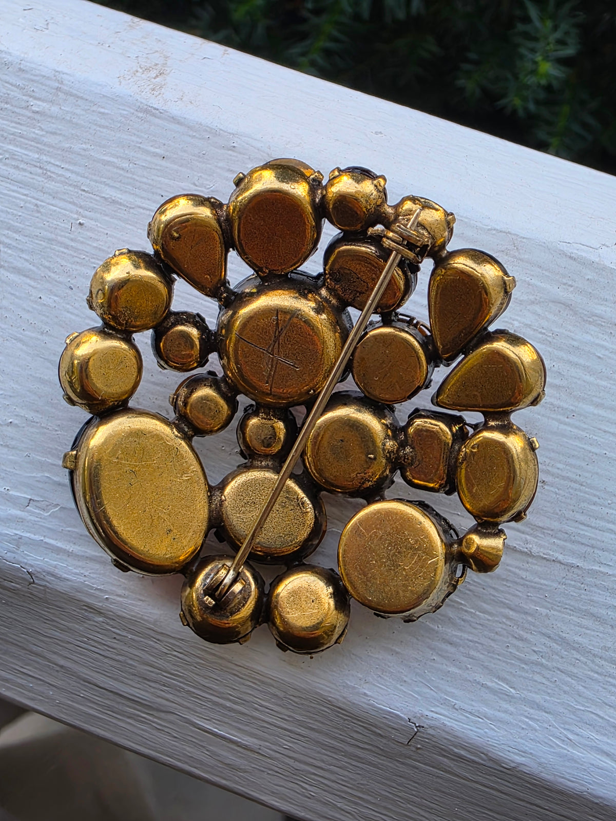 Elegant Unsigned Vintage Amber Root Beer Rhinestone Cabochon Dome Brooch