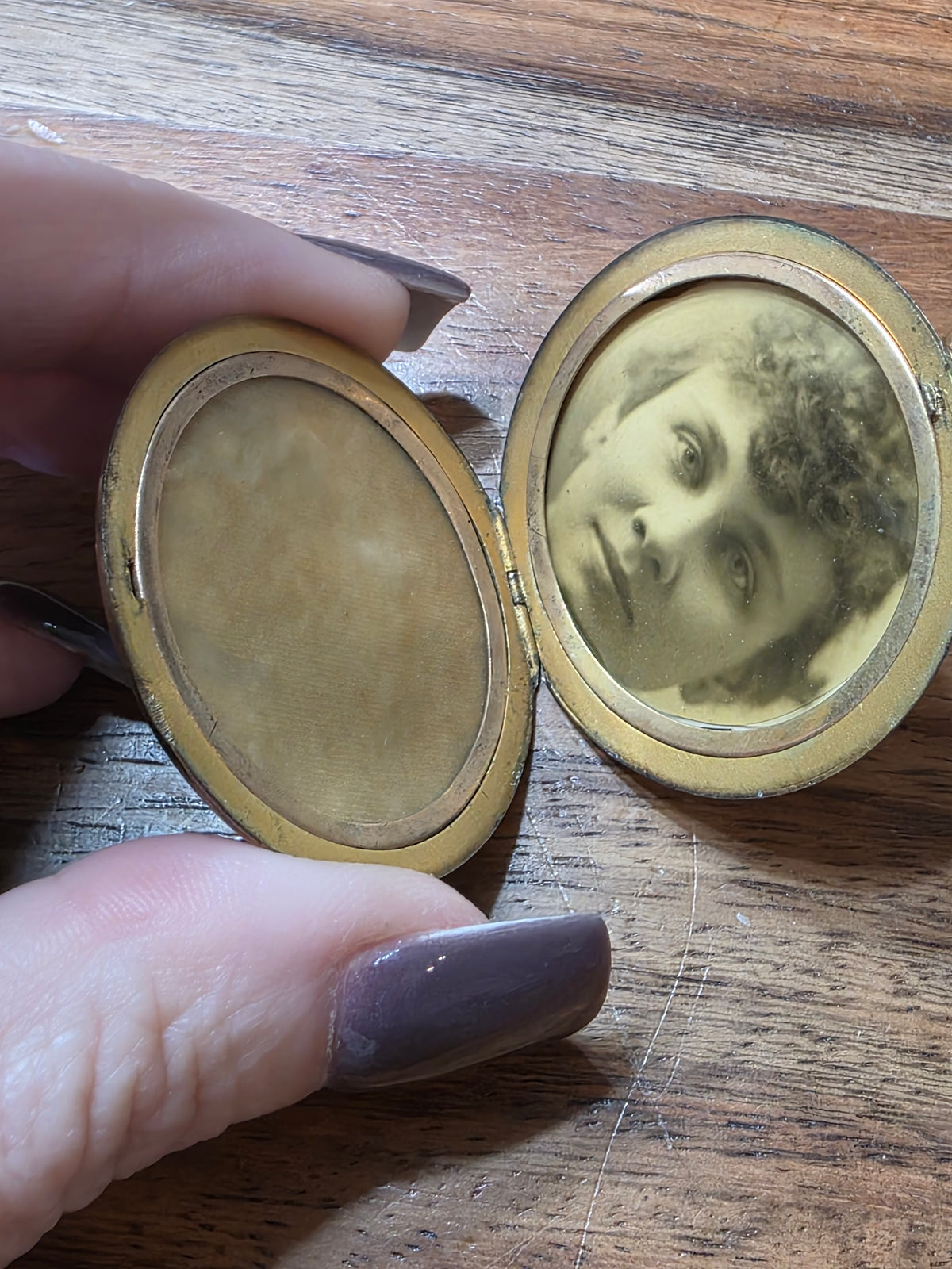 Antique Art NouveauGold Filled Large Round Locket Pendant Necklace Early 1900s