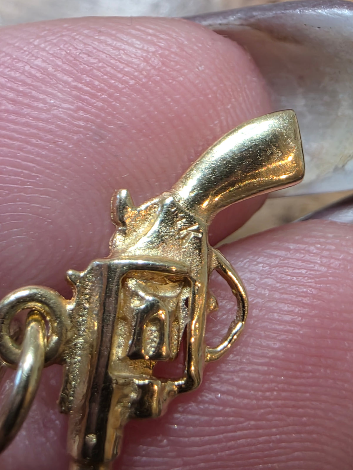 Vintage 14k Gold Revolver Pistol Gun Charm