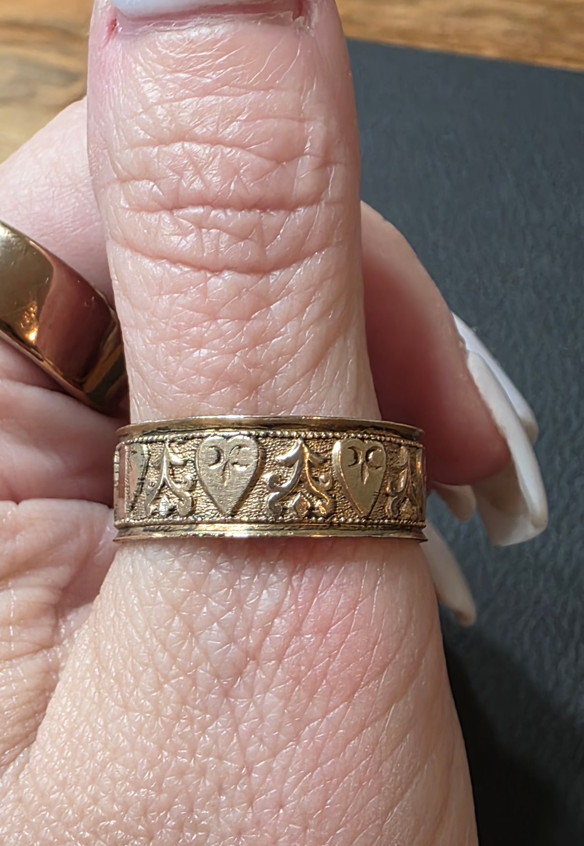 Antique Gold Filled Patterned Heart Cigar Band Size 12